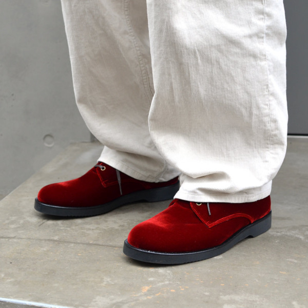 BLOHM /// VELVET POST Cherry Red 04