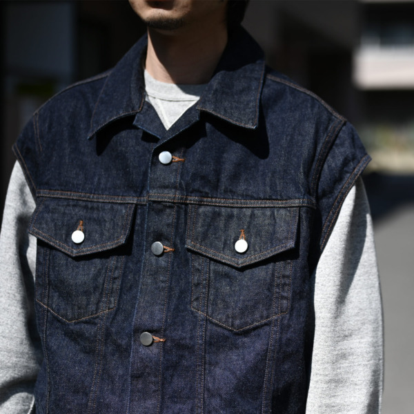 URU /// OVERSIZED VEST TYPE A 05