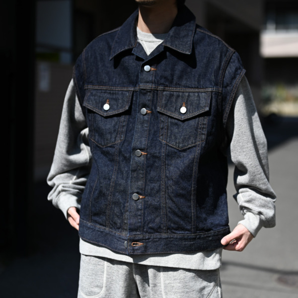 URU /// OVERSIZED VEST TYPE A 06
