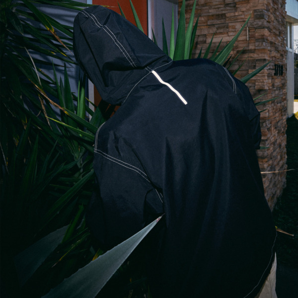 COMFORTABLE REASON /// Daily Anorak Black 06