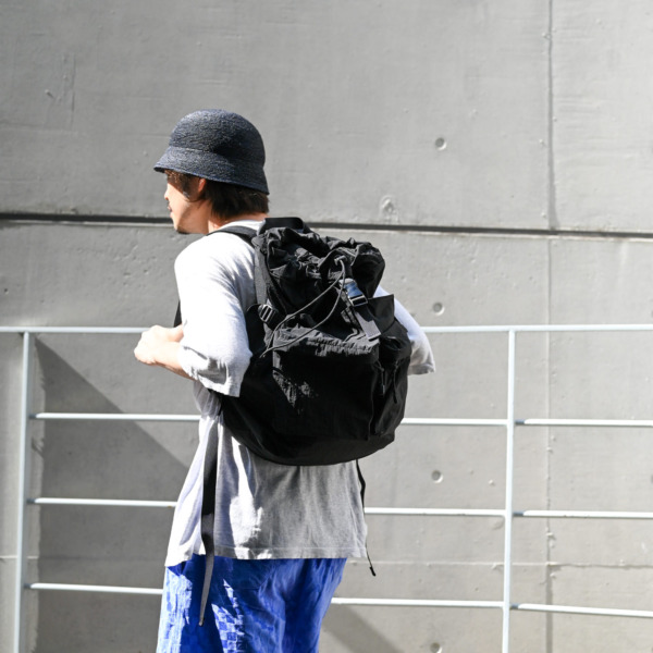 NOROLL /// EMPTY-HANDED PACK Black 08