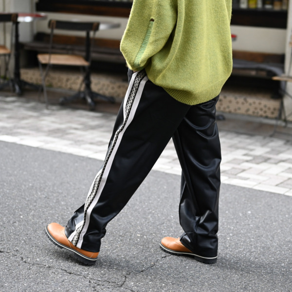 Sasquatchfabrix. /// SYNTHETIC LEATHER TRACK PANTS Black 06