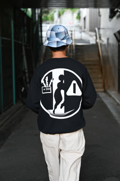 BACKDOOR CREWNECK Designed by KEI TANAKA（BIAS DOGS） 01