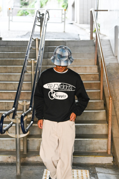 BACKDOOR CREWNECK Designed by KEI TANAKA（BIAS DOGS） 02