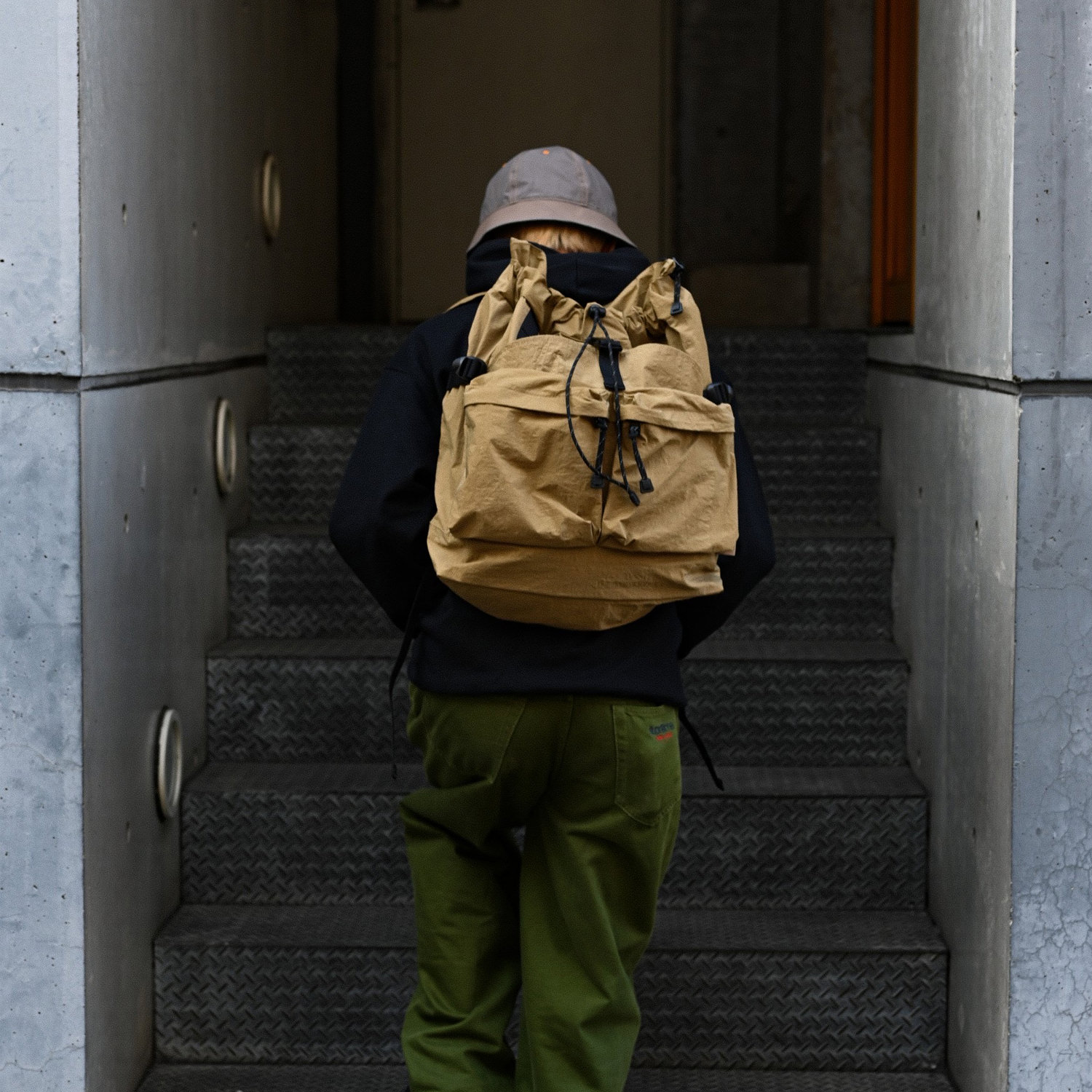 NOROLL (Empty Handed Pack Beige) 通販 ｜ SUPPLY TOKYO online store