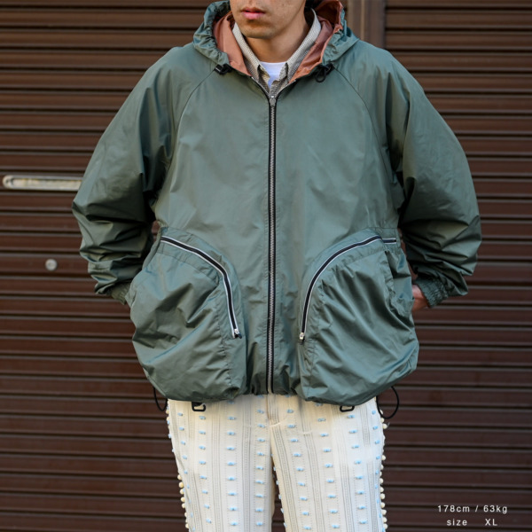 NOROLL /// SWITCH PARKA Olive × Pink 014