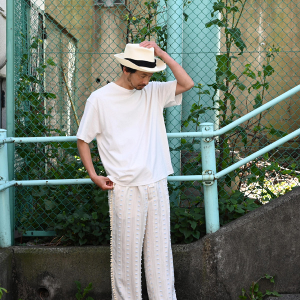 SUPPLY /// Classic Fit Tee Ivory 05